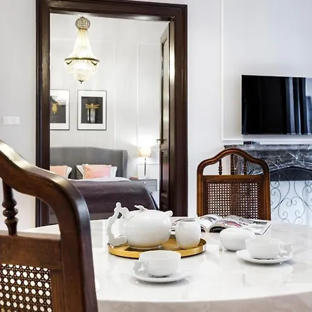 דירה Old Town Luxury Apartment