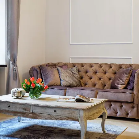 Old Town Luxury Apartment *